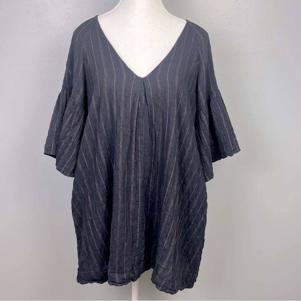 By Together blue striped v-neck bell sleeve tunic length top, small.